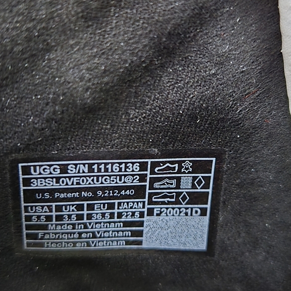 UGG sid white and black waterproof leather combat boot. Size 5.5 - Picture 12 of 14